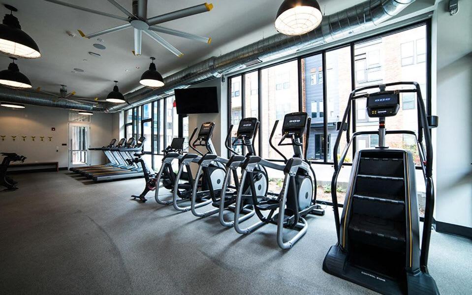 Free Parking Gym & Pool Downtown At Cityway إنديانابوليس المظهر الخارجي الصورة